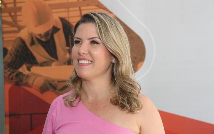 Prefeita Elisa Araújo considerou natural haver especulações de bastidores, mas nega articulações para interferir no processo (Foto/Jairo Chagas)