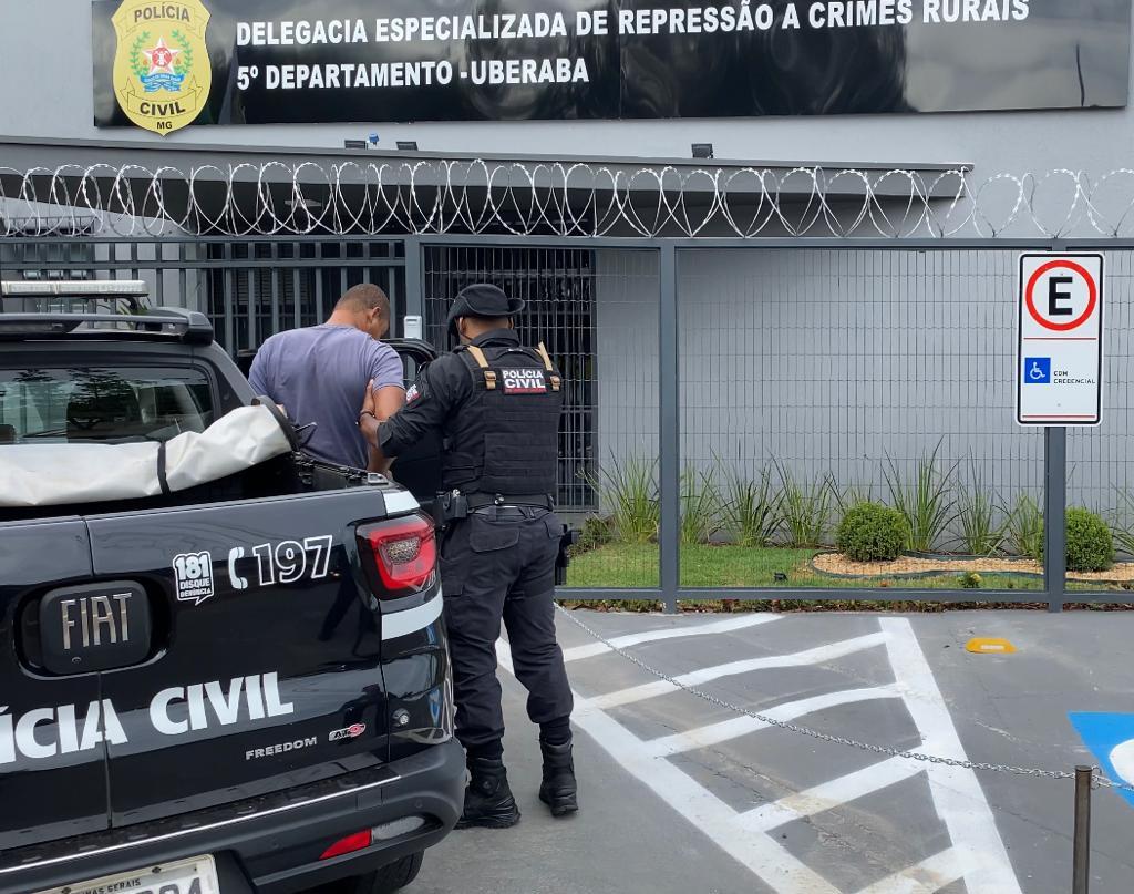 Momento da prisão do suspeito (Foto/Divulgação)