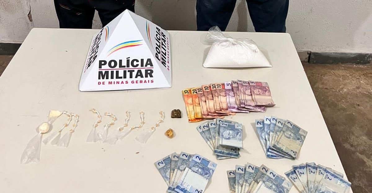 Os suspeitos, com as drogas e o dinheiro, foram levados para a Delegacia de Polícia para as devidas explicações  (Foto/Divulgação)