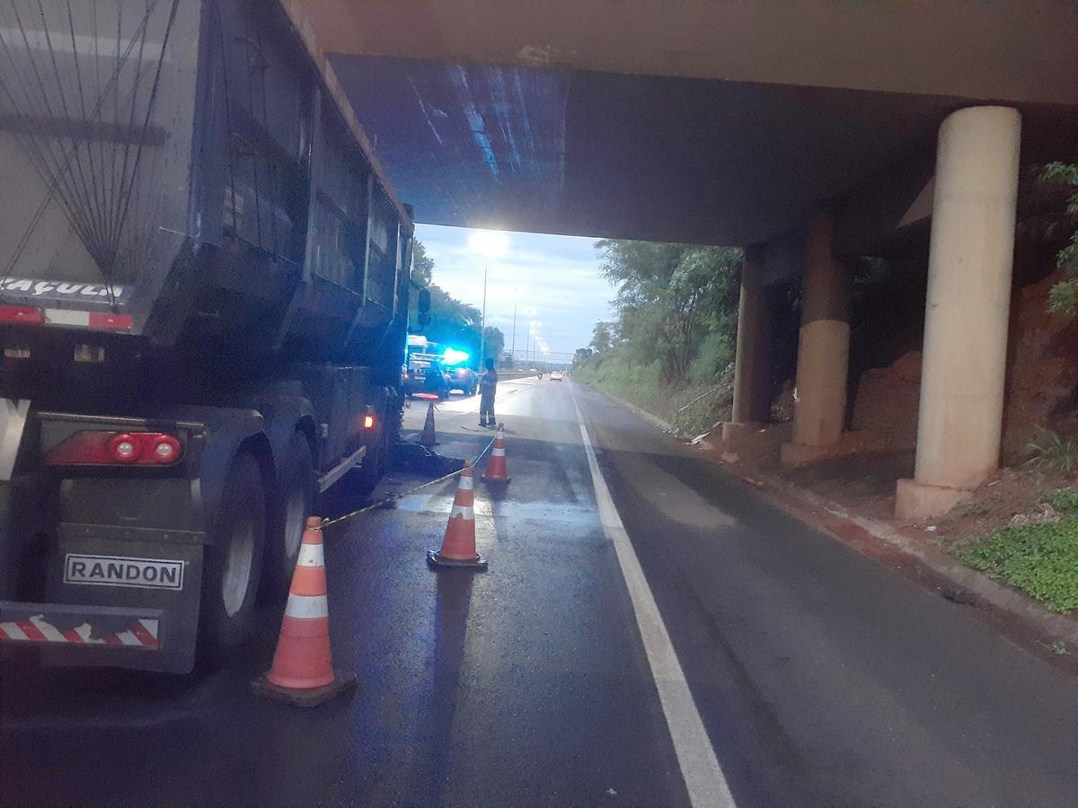 PRF atende atropelamento de pedestre com vítima fatal em Uberaba  (Foto/Jairo Chagas)