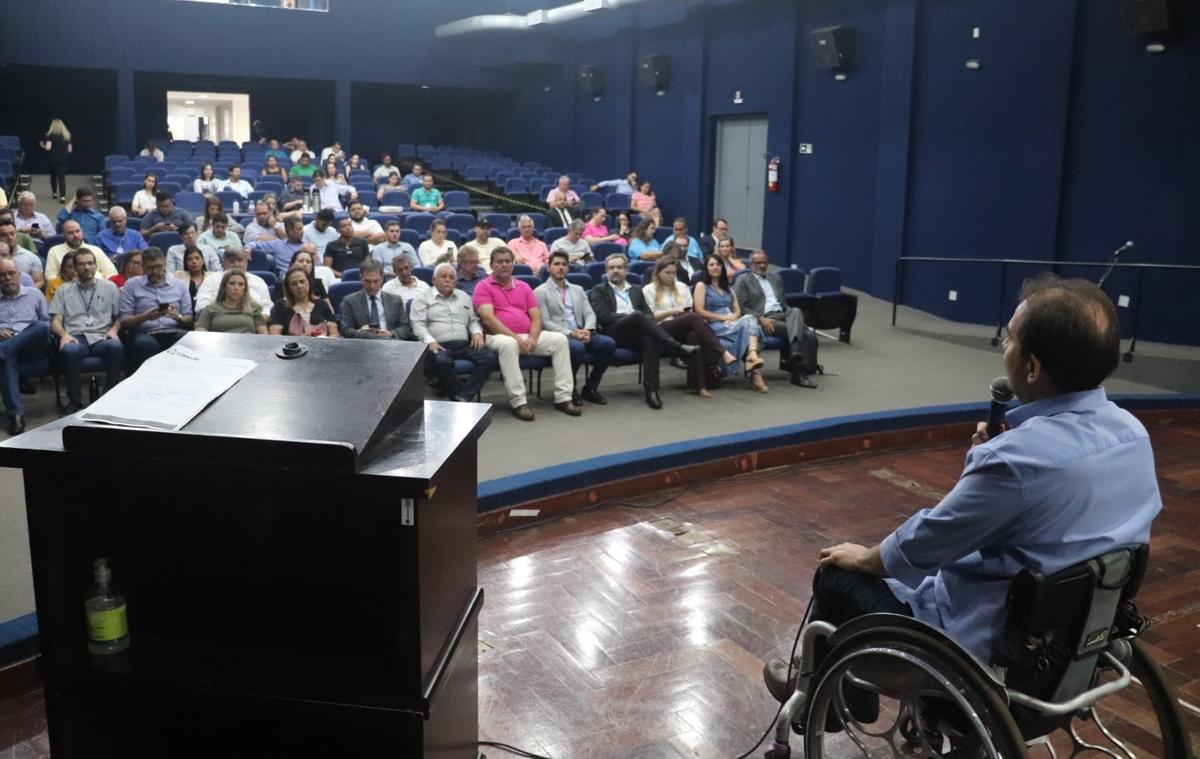 Presidente do Convale, Renato Soares de Freitas, apresentou detalhes sobre a transferência dos serviços para a concessionária  (Foto/Lúcio Castellano)