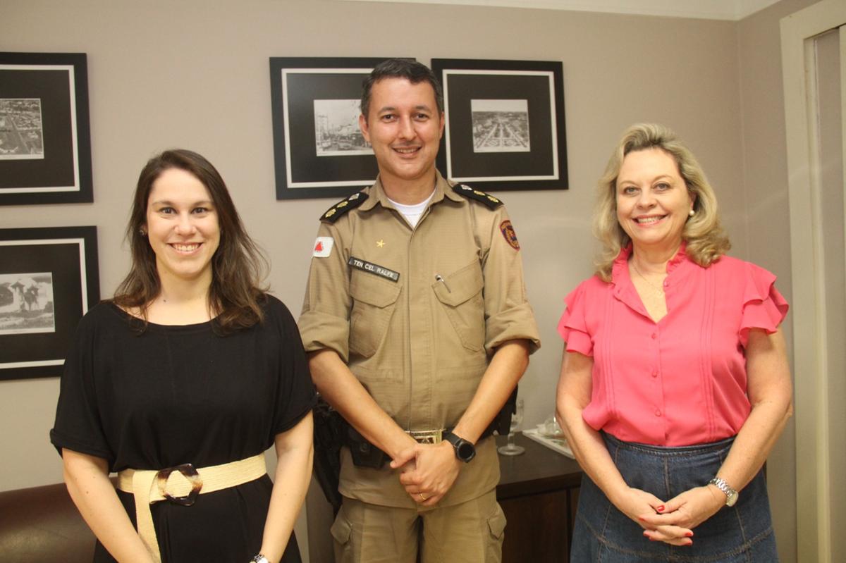 Novo comandante da 5ª Região da Polícia Militar, tenente-coronel Ralfe Veiga, foi recebido ontem pela direção do JM  (Foto/Jairo Chagas)