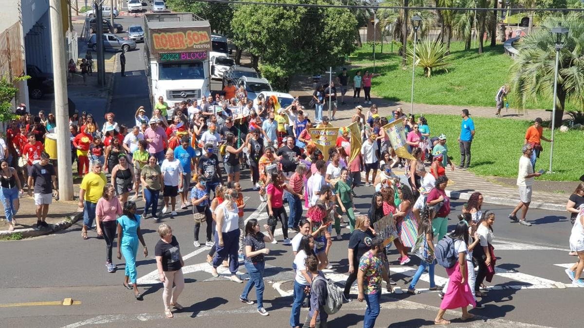 Carnaval em Uberaba já começou com o desfile do Maria Boneca, nesta sexta-feira (Foto/JC Duran)