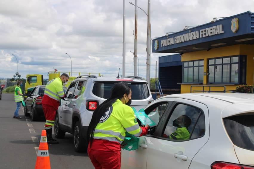 Neste sábado teve início a blitz educativa, com orientações sobre segurança nas estradas para o período de carnaval (Foto/Divulgação)