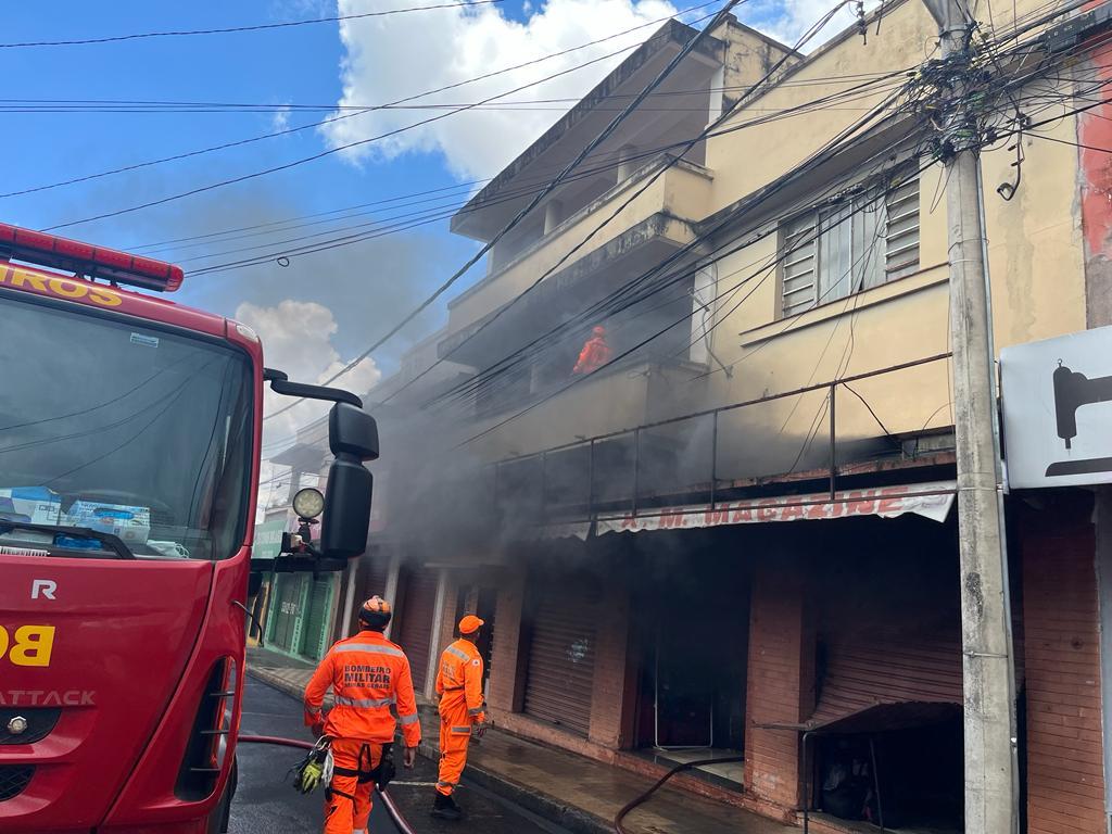 Incêndio em loja em Uberaba (Foto/Divulgação/Corpo de Bombeiros)