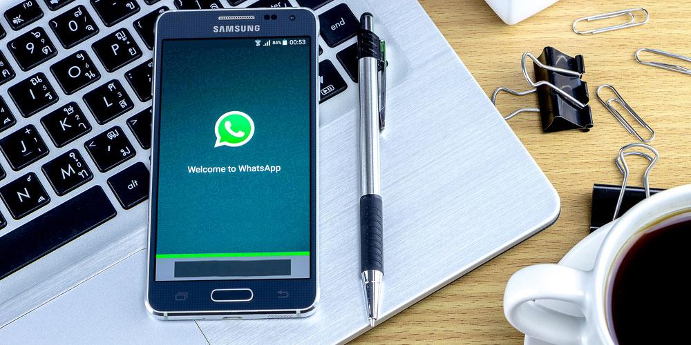 WhatsApp no trabalho (Foto/Ilustrativa)