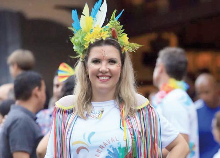 Prefeita Elisa Araújo caiu na folia no Carnaval de Uberaba que levou alegria e muita festa para as ruas de nossa cidade (Foto/Alex Pacheco)