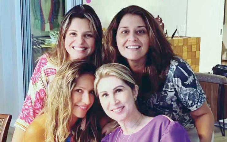 Folia entre amigas para as queridas Lu Dahah, Paola, Mariana Musa e Thias Moscardini (Foto/Arquivo Pessoal)