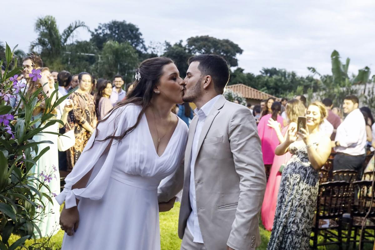 Thaysa Parreira de Oliveira Sisconetto e Igor de Assis Sisconetto Mendonça subiram ao altar em noite linda e romântica (Foto/Alex Pacheco)