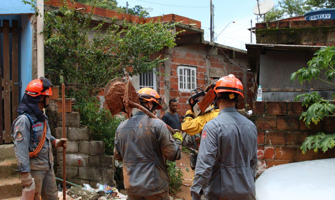 Tragédia deixa mais de 60 mortos no litoral paulista (Foto/Rovena Rosa/Agência Brasil)