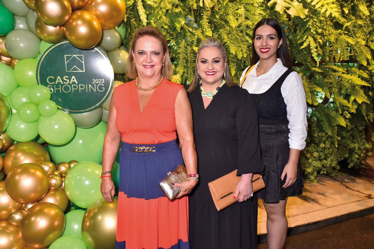 Idealizadoras da Casa Shopping, designer de interiores Simone Cartafina e a arquiteta Thais Curi com a também arquiteta e integrante da organização, Amanda Mariano (Foto/Arquivo Pessoal)