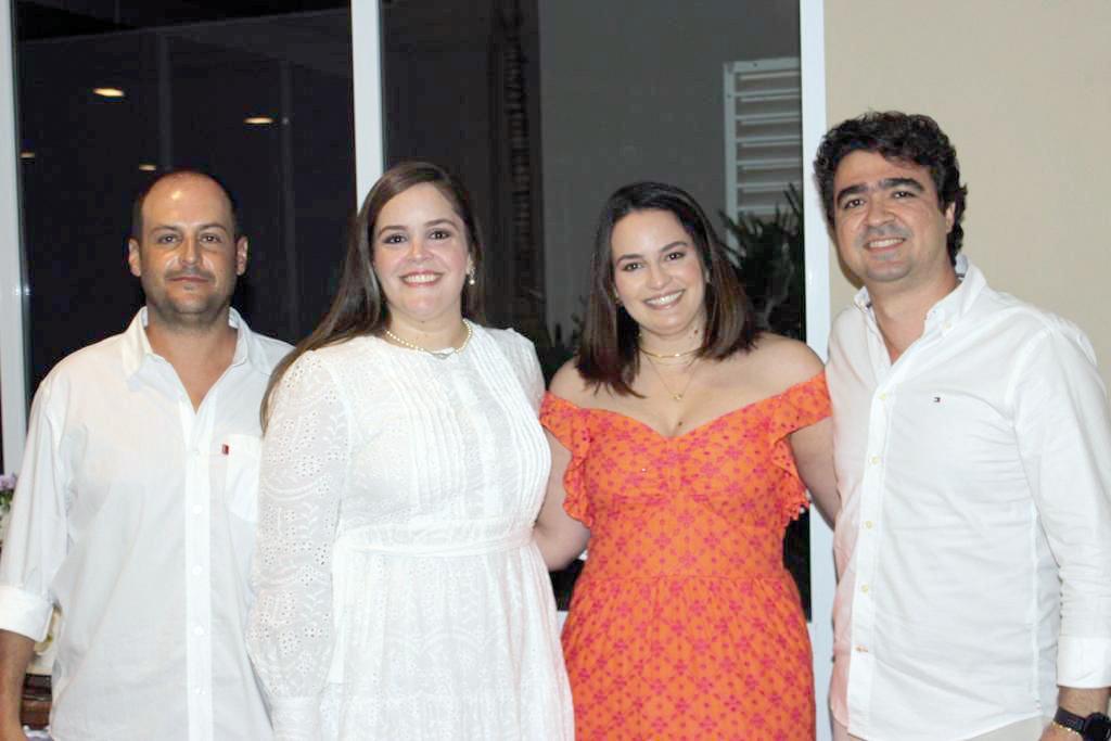 Confraternização com a irmã de Camila, Laura Aguiar e o cunhado Guilherme Ribeiro Juliano (Foto/Arquivo Pessoal)