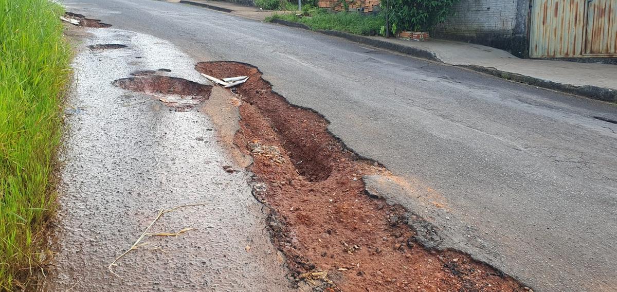 Buracos na rua Ataliba Guaritá (Foto/JC Duran)