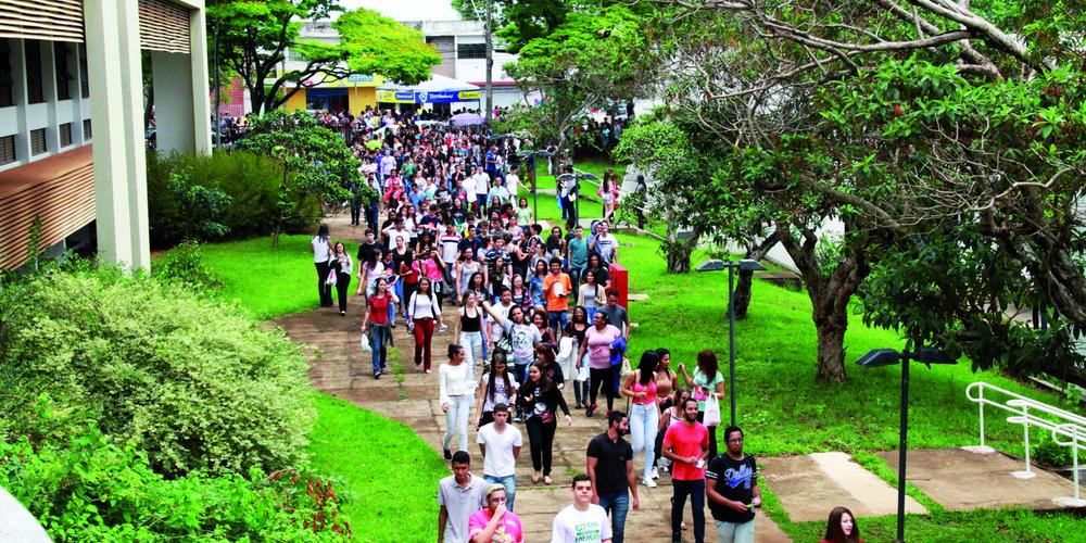 Mais de 400 alunos participam do processo seletivo do IFTM Campus