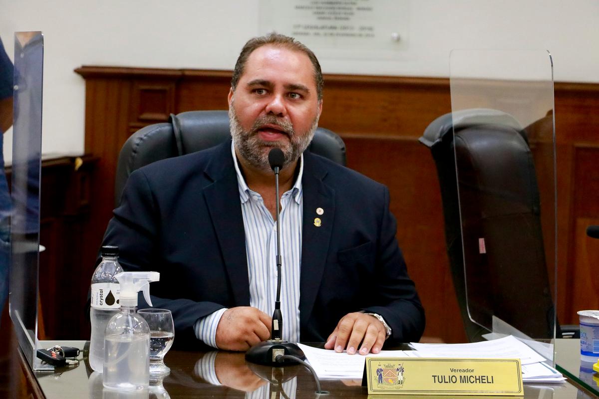 Vereador Tulio Micheli apresentou requerimento cobrando explicações sobre o baixo valor investido dos R$15 milhões do acordo da Vale, liberados em julho do ano passado (Foto/Rodrigo Garcia/CMU)