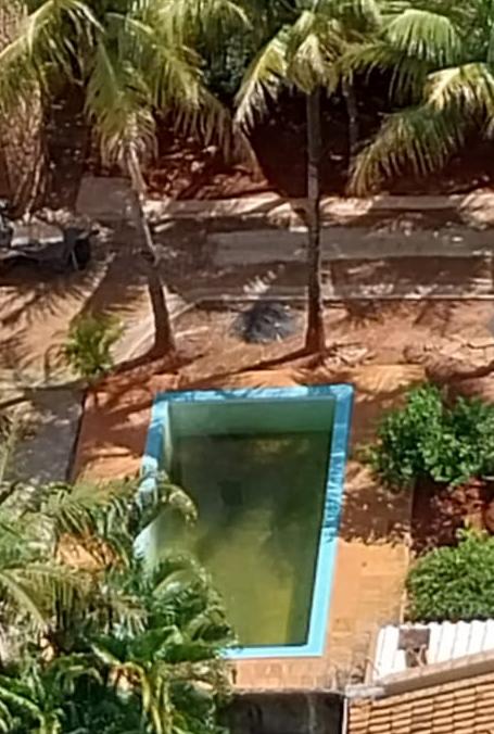 Piscina suja no bairro Santa Maria (Foto/Leitor JM)