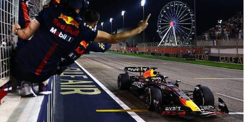 A temporada 2023 começa como terminou o ano de 2022. Com Verstappen sobrando na pista. (Foto/FAI Informazione (ITA))