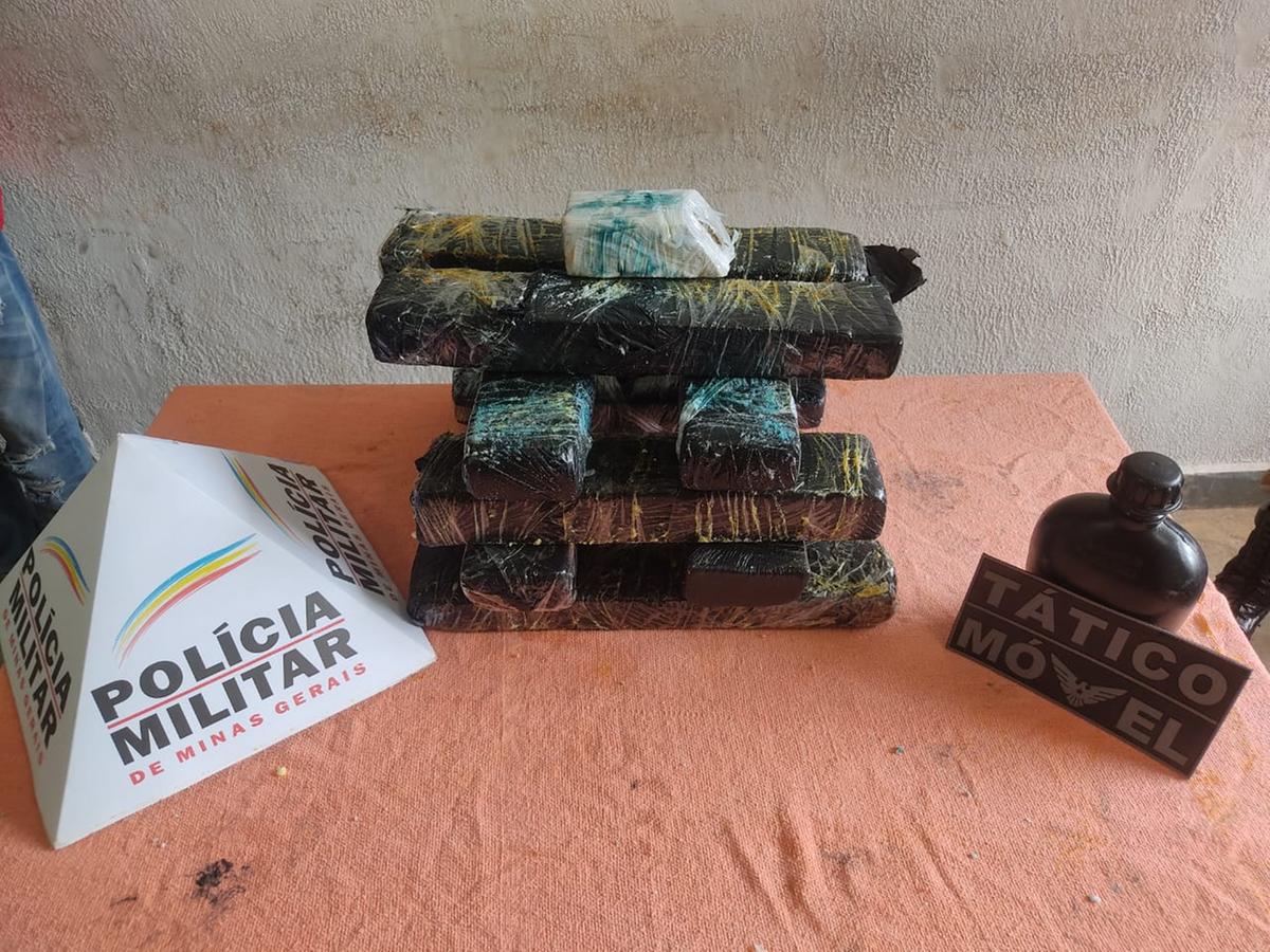 Material apreendido com o suspeito (Foto/Divulgação)