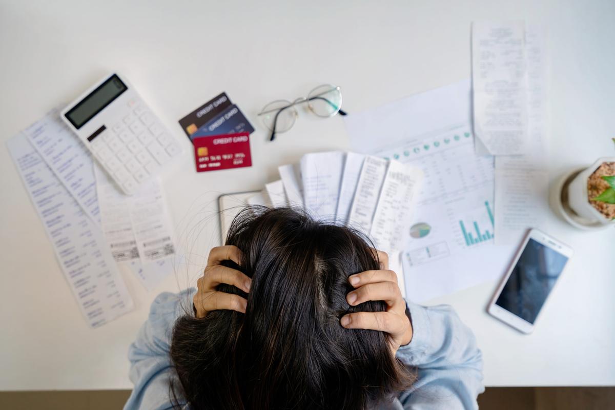 Dívidas e mais dívidas (Foto/Shutterstock/Ilustrativa)