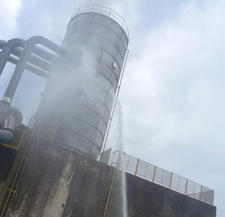 Fogo em silo de fabrícia de palitos em Nova Ponte (Foto/Divulgação)