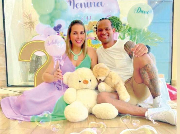 Carolina Belo da Cunha e André Gustavo radiantes com a notícia da chegada da pequena Isabelle. This a Girl! (Foto/Arquivo Pessoal)