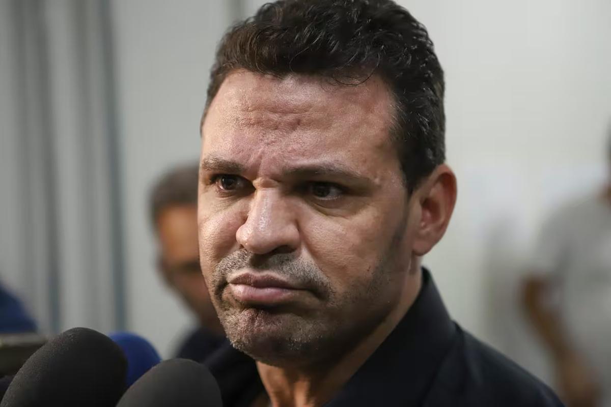 Cantor Eduardo Costa foi denunciado por MPMG após vender imóvel em Capitólio (Foto/Ramon Bitencourt/O Tempo)