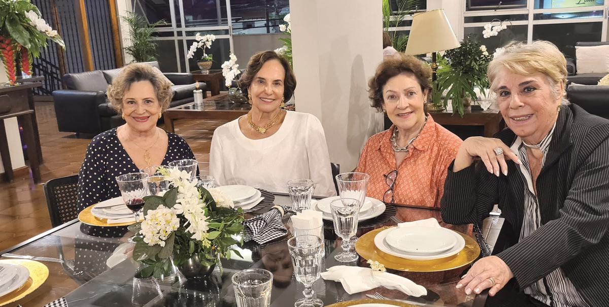 Sônia Mesquita, Auxiliadora Oliveira, Velma Hial e Vânia Paiva (Foto/Arquivo Pessoal)