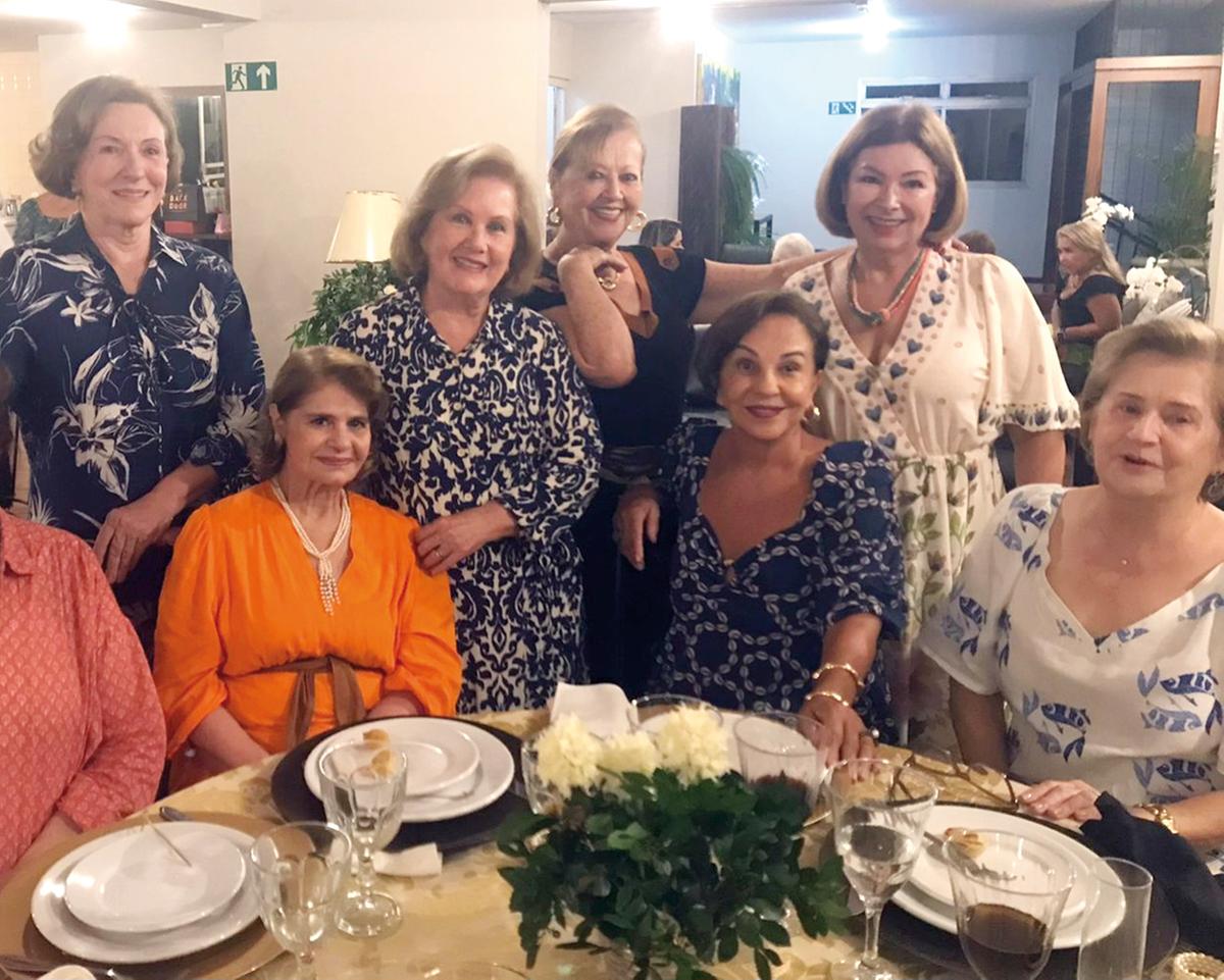 Vera Gobbo, Odecinha Tomain, Telma, Dora Von Glehn, Graça Camargos, Ana Lúcia Árabe e Célia Delfino (Foto/Arquivo Pessoal)