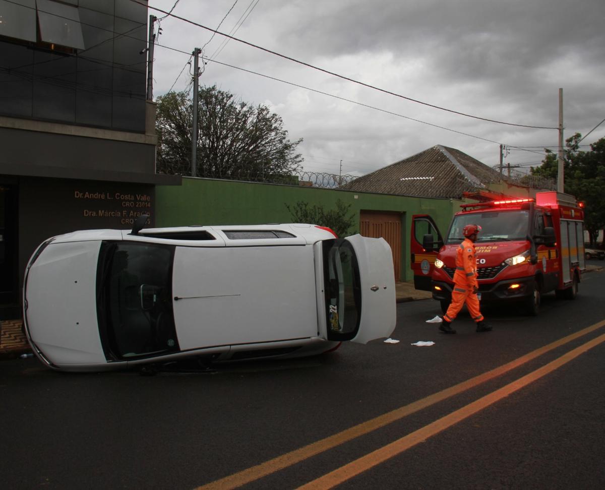 Acidente de trânsito causado pelo transporte irregular de animal de estimação (Foto/Jairo Chagas)