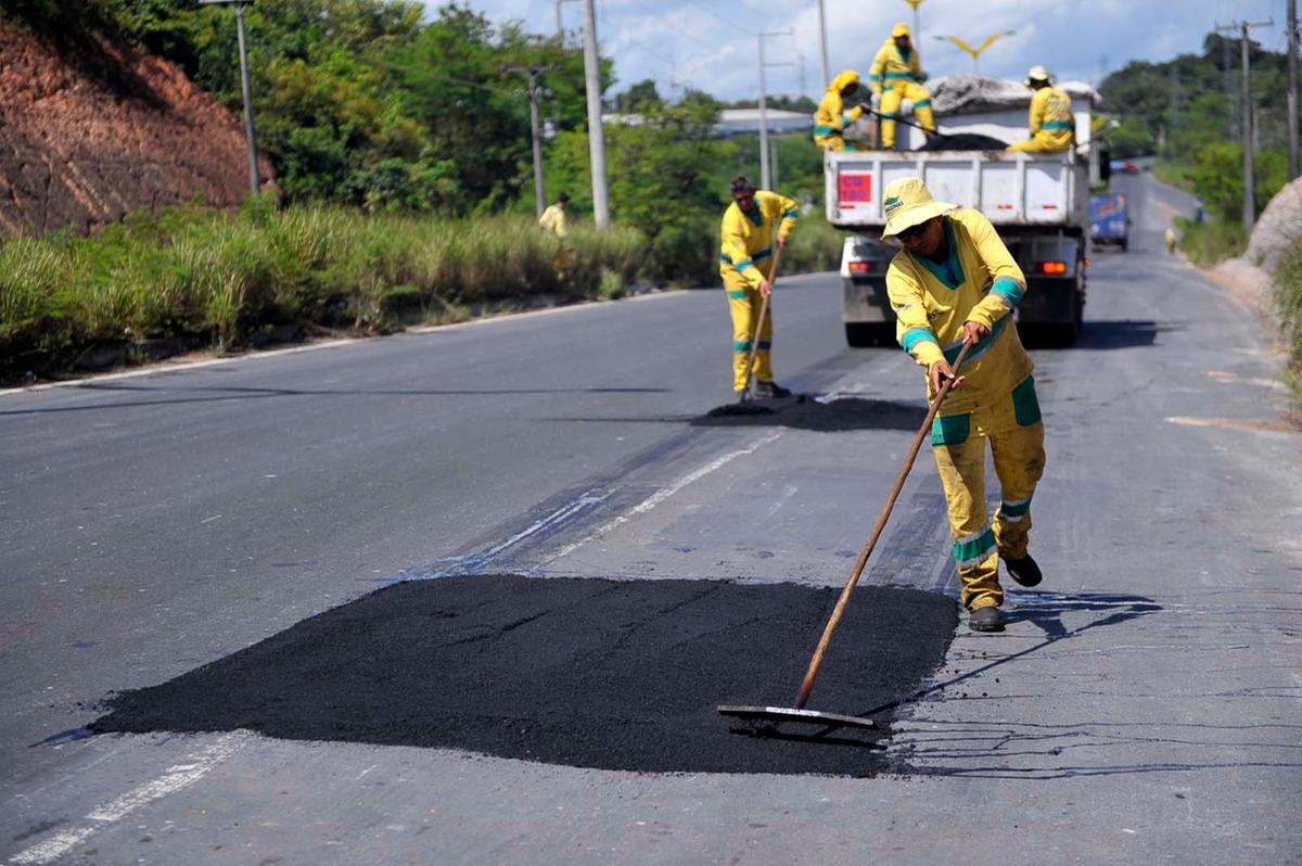 Operação de tapa-buraco (Foto/Ilustrativa)