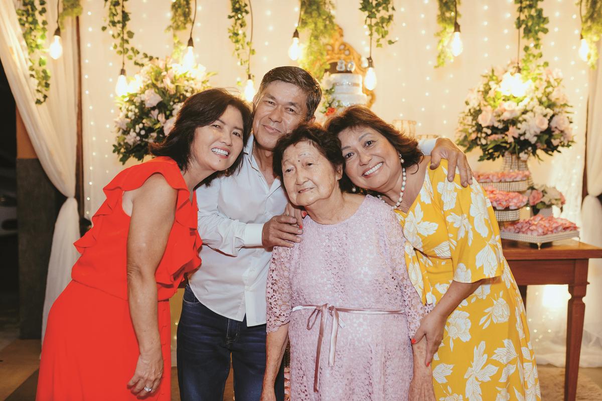 Dona Hilda com os filhos, Cacilda Nojiri, Luiz Sérgio Nojiri e Eliana Nojiri (Foto/Rose Queiroz)