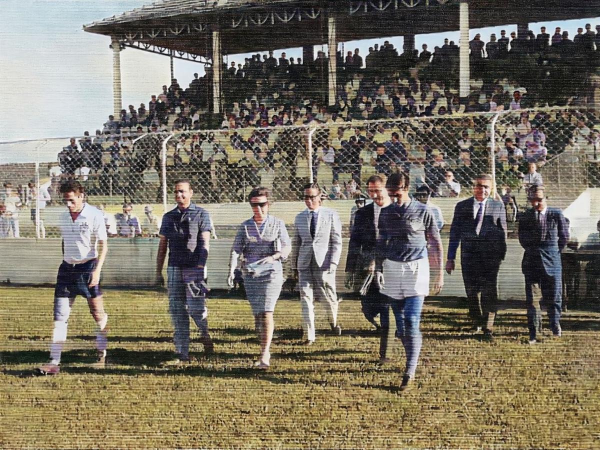 As equipes de Uberaba SC e Corinthians entrando em campo. Acervo do João Vermelho (Foto/Acervo do João Vermelho)