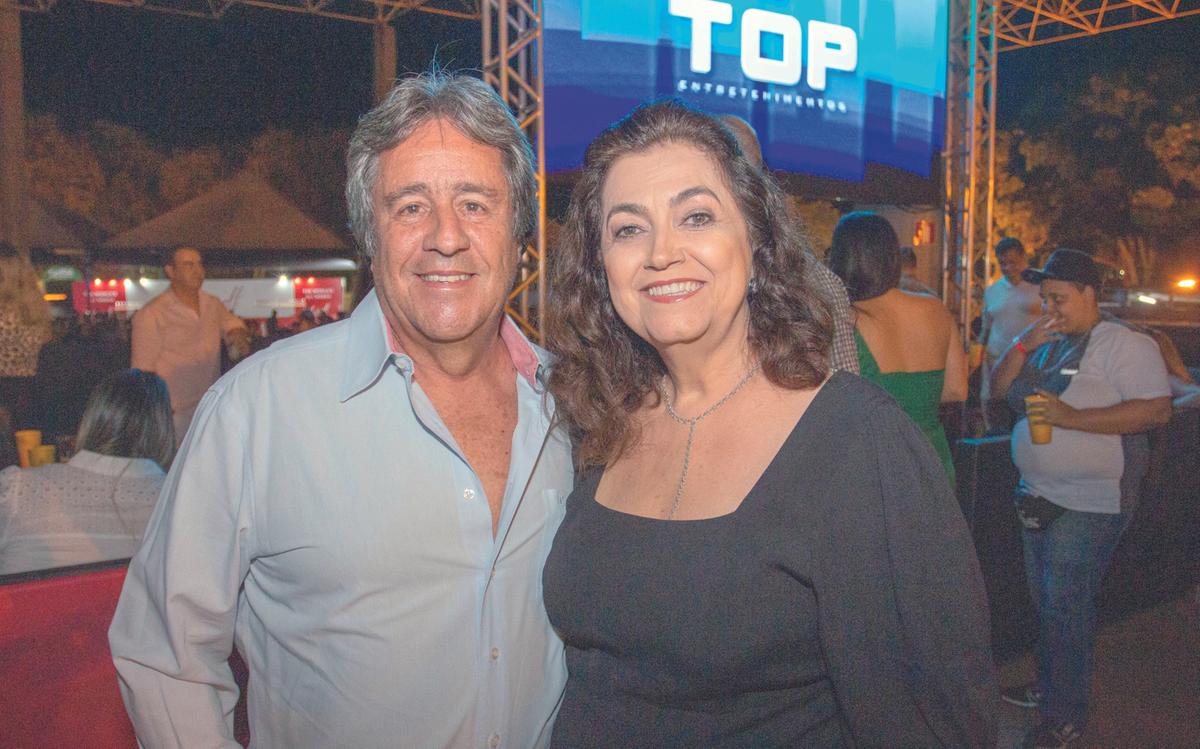 Vice-presidente do Jockey, Sérgio Caetano, com a querida Miris (Foto/Paulo Lúcio)