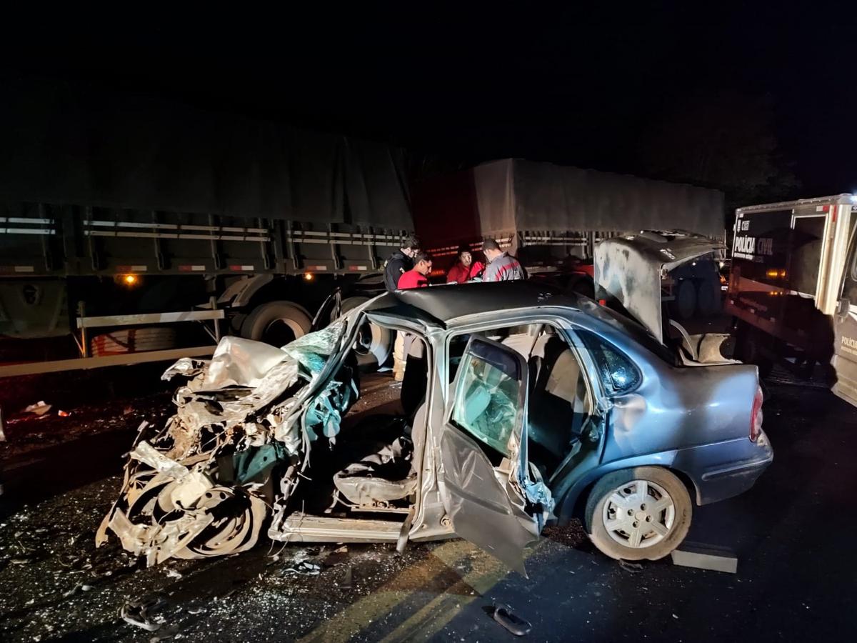 Carro ficou totalmente destruído (Foto/Divulgação)