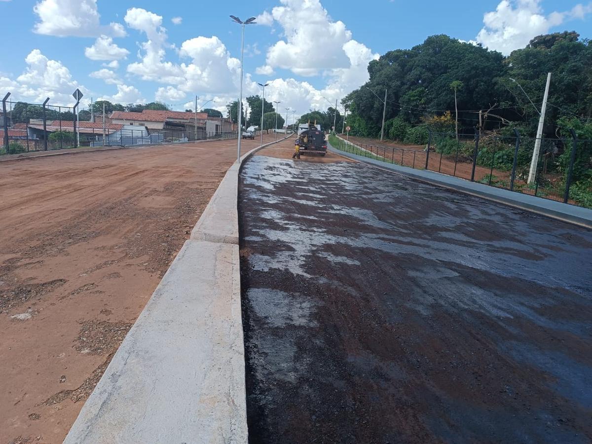 Trabalho de imprimação feito no viaduto do Cyrela (Foto/Divulgação/PMU)