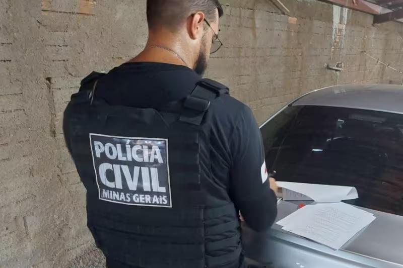 Policial durante as diligências (Foto/Divulgação/PCMG)