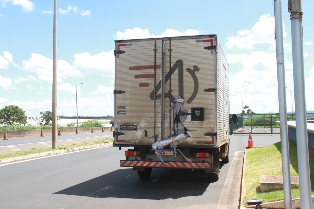 Caminhão roubado (Foto/Jairo Chagas)