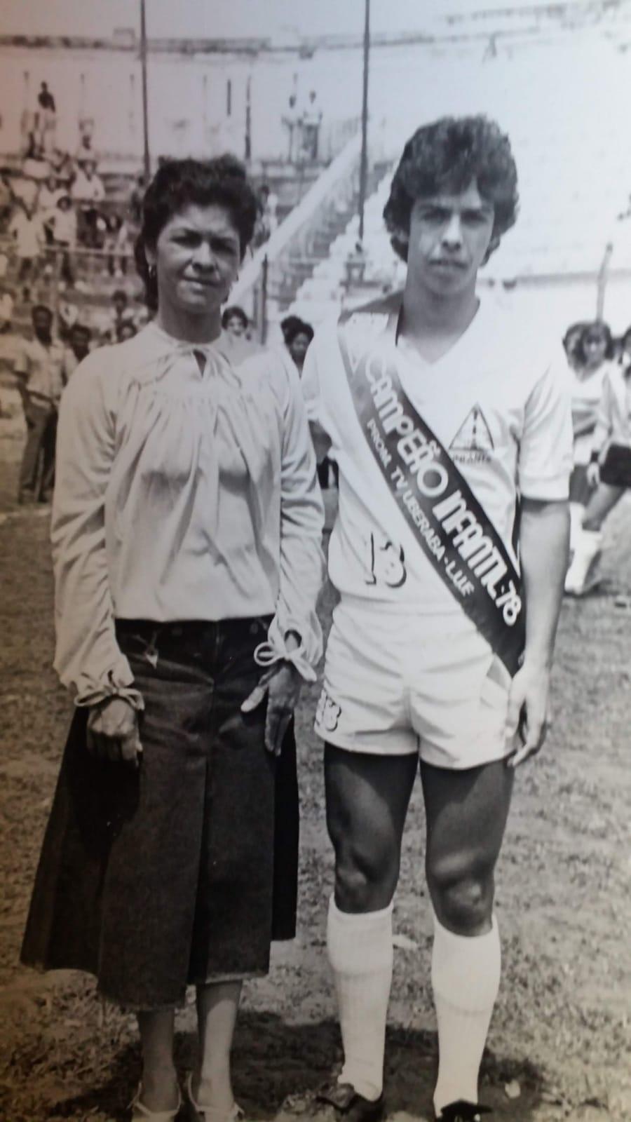 Marcinho, campeão com a sua mãe (Divulgação)