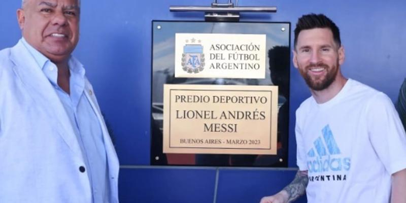 O centro de treinamento será localizado em Ezeiza, uma cidade da grande Buenos Aires, e chamado de ‘Lionel Andrés Messi’ (Foto/Jornal Olé)