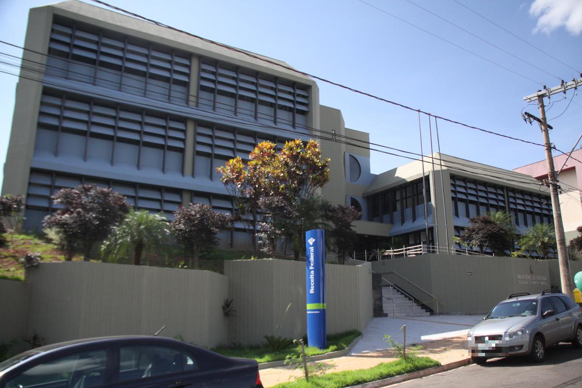 Prédio da Receita Federal em Uberaba (Foto/Neto Talmeli)