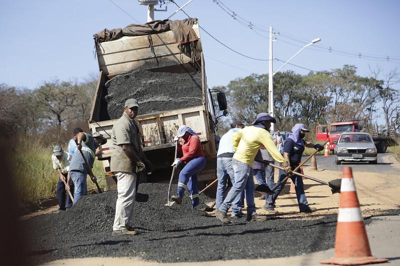 Trabalho de recapeamento em Uberaba (Foto/Divulgação)