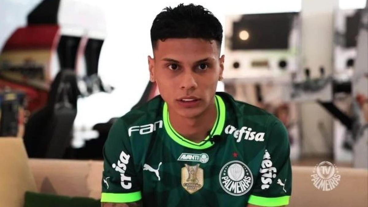 "Estou feliz por estar em um clube tão gigante como o Palmeiras”, disse Richard Rios (Foto/TV Palmeiras)