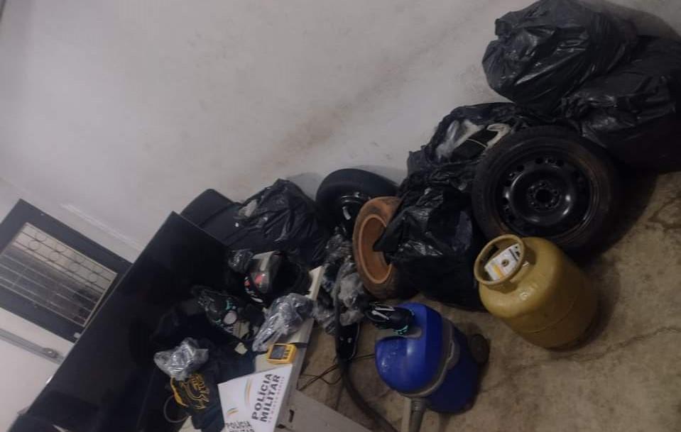 Material localizado na casa dos suspeitos, no Residencial Isabel do Nascimento, e que foi levado para a Delegacia de Polícia (Foto/Divulgação)