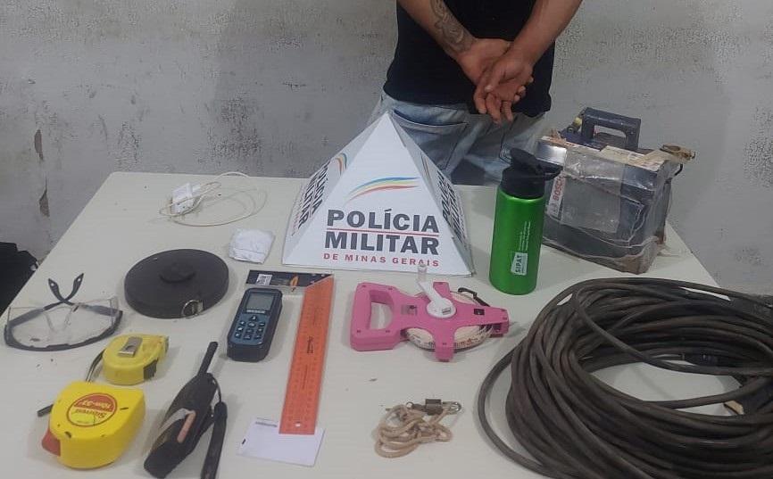 O suspeito foi levado, junto com o material furtado, à presença da autoridade policial  (Foto/Divulgação)