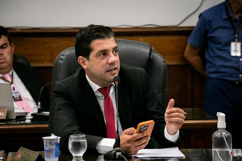 Jammal surpreende com proposta de piso para os professores e redução de jornada (Foto/Rodrigo Garcia/CMU)