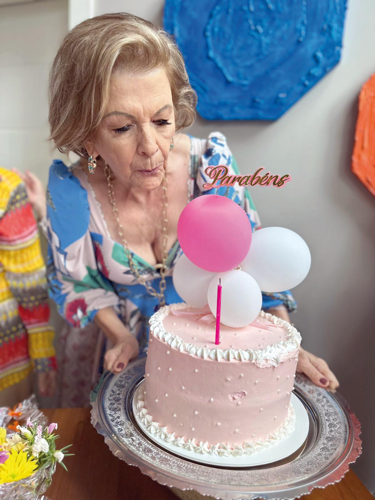 Muito querida por todos, Letita Junqueira soprou velinhas dos seus 76 anos na semana passada (Foto/Arquivo Pessoal)