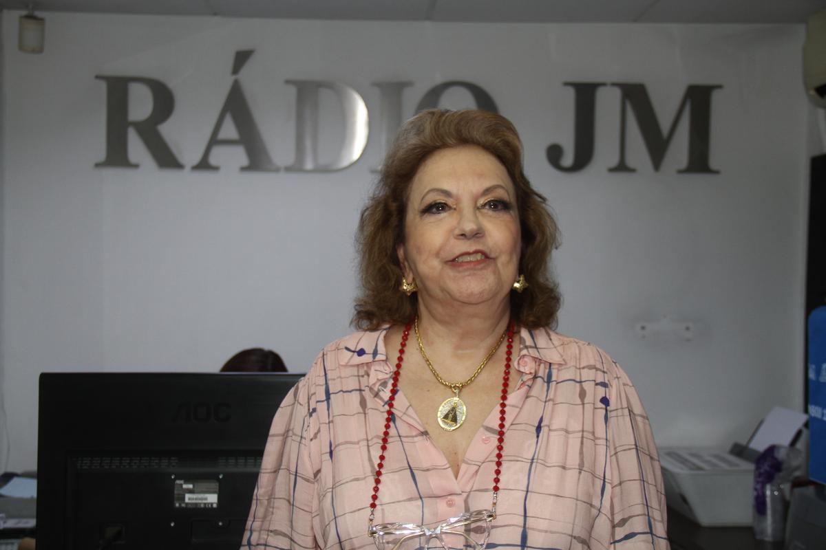 Psicóloga Ilcéa Borba Marquez, na Rádio JM, nesta segunda-feira (10) (Foto/Jairo Chagas)