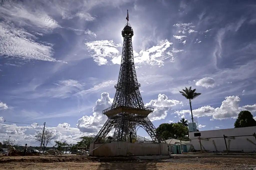 Réplica da Torre Eiffel (Foto/Divulgação)