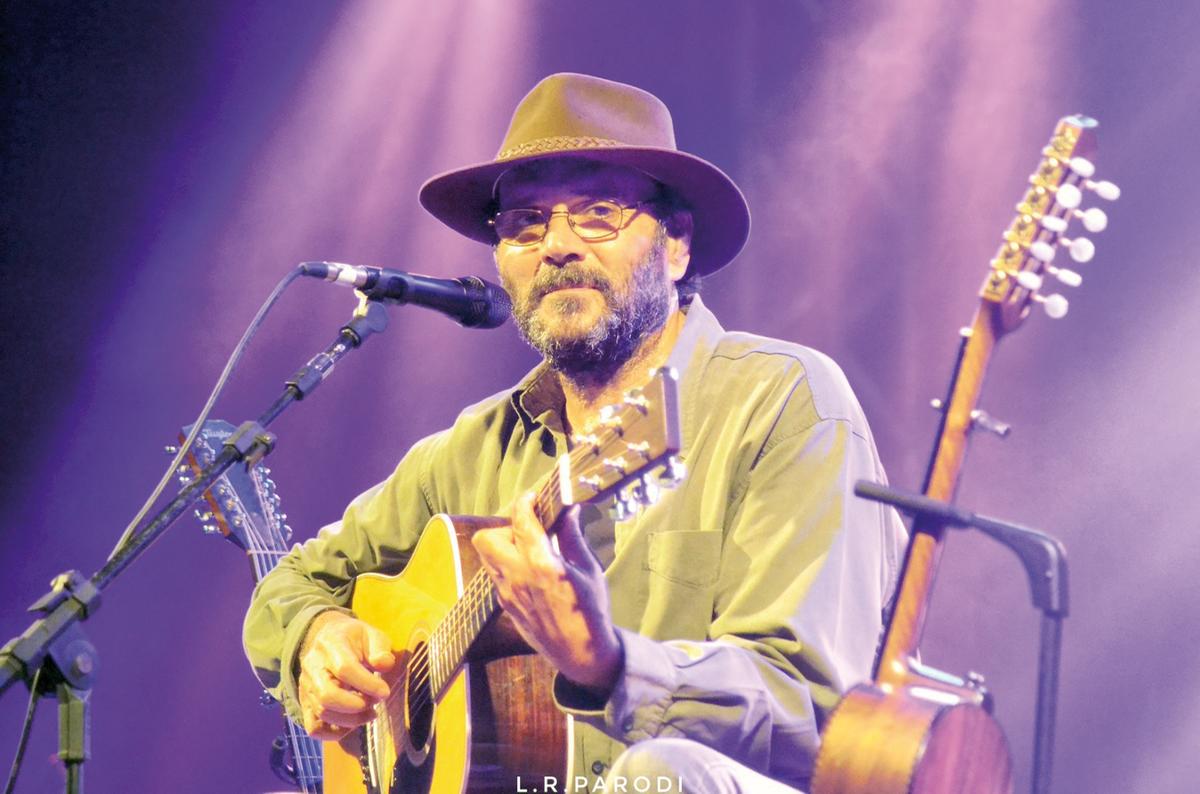 Baile contará com a lenda do sertanejo raiz, Almir Sater, além de Jads &amp; Jadson e João Carreiro, no projeto &#34;Brutos de Verdade&#34; como atração, no dia 3 de junho (Foto/Divulgação)