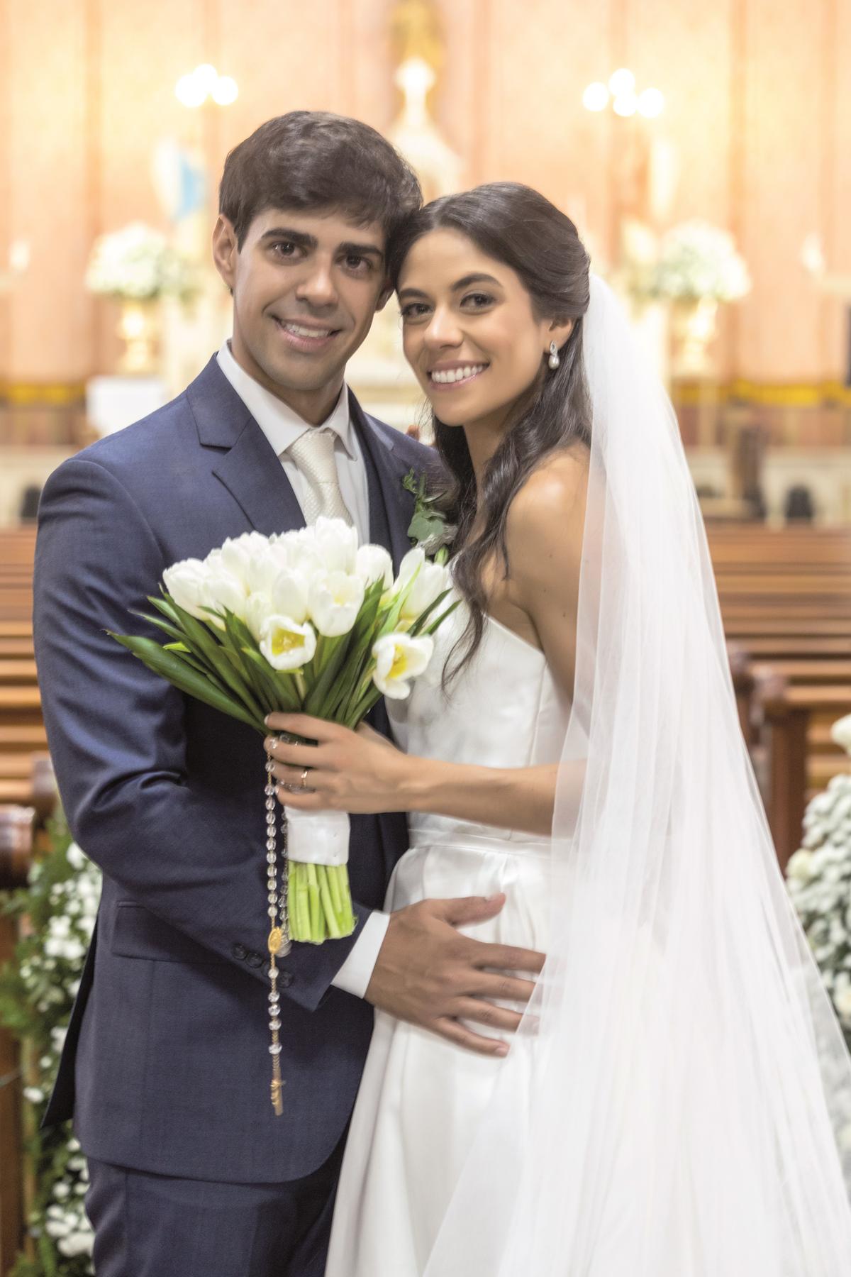 Ricardo Palmério Cunha e Thais Cheibub de Matos disseram sim no último sábado e receberam amigos e familiares para brindar a união (Foto/Alex Pacheco)